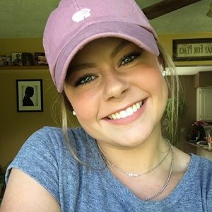 Meet your Posher, Abbey